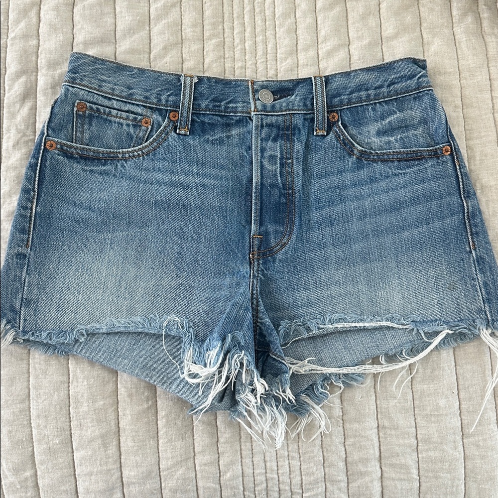 Levis Wedgie Shorts 100% Cotton Size 29